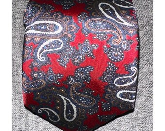 Hardy Amies Paisley Tie Mens OS Red Silk Vintage 56x3"
