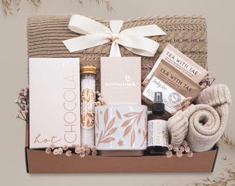 Classy Gift Box for Women, Cozy Gift Box with Blanket, Spa Gift Basket, Self Care Gift Box, Care Package, Gifts for Her for Any Occasion
