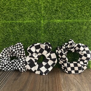3 Piece Checkered Scrunchie set!