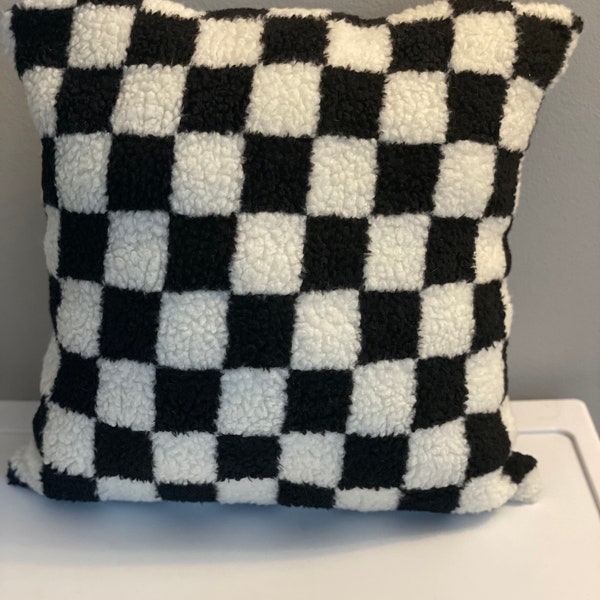 Checkered print plush pillow cover