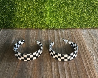 Checkered print hoop earrings