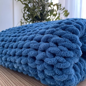 Handmade Alize Puffy Knit Blanket: Soft, Warm, Plush TV Blanket (125x160 cm)