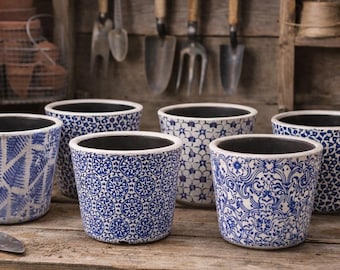 Old Style Dutch Pot Blue 6 Assorted Styles