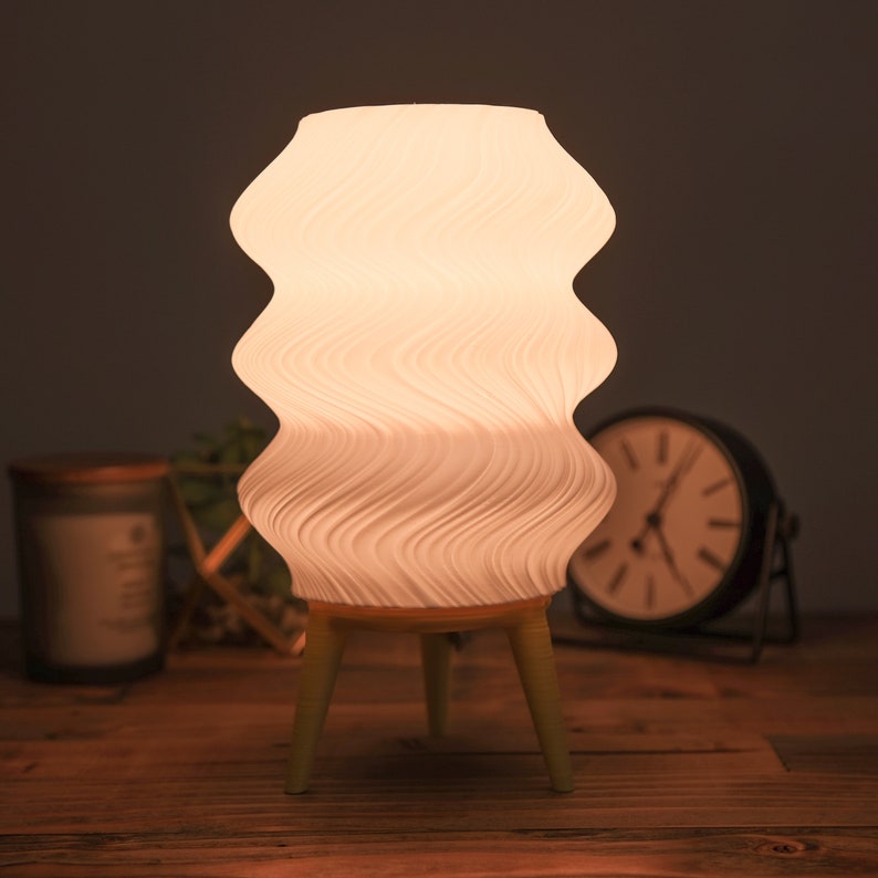 JEAN Squiggle Table Lamp Made by Morii Sunrise Yellow image 3