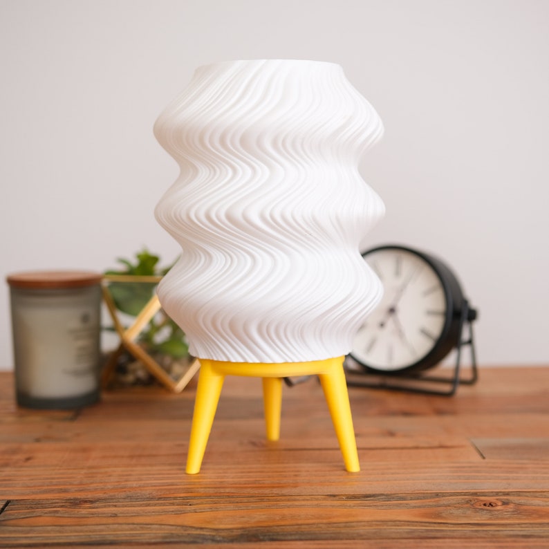 JEAN Squiggle Table Lamp Made by Morii Sunrise Yellow image 6