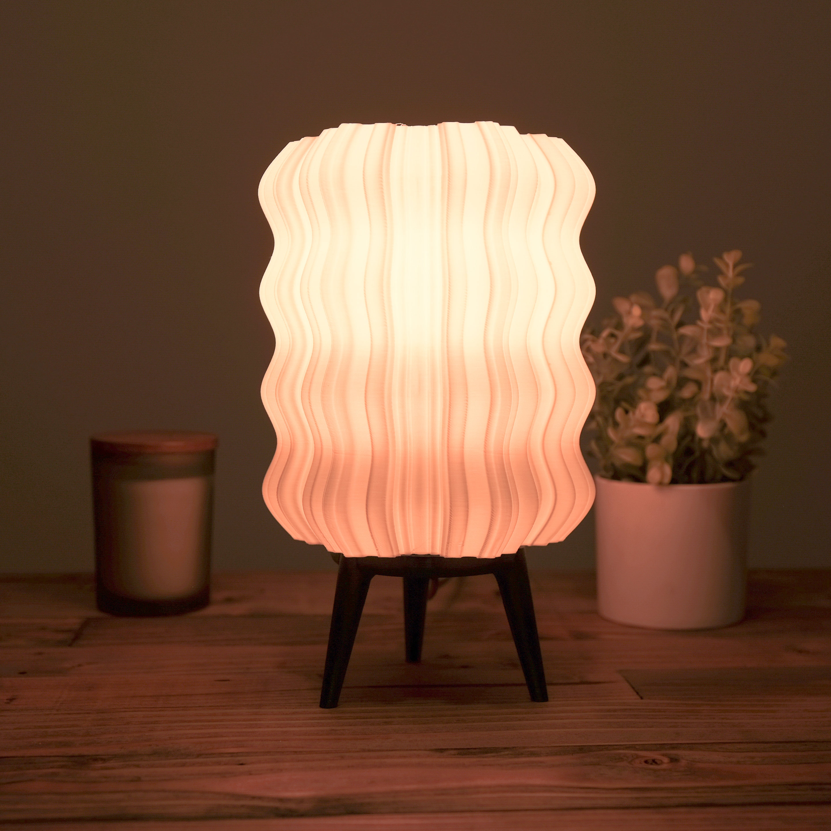 Wavy lamp store base