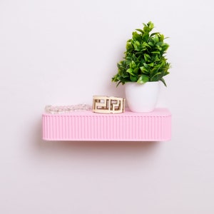 RINA Ribbed Wall Shelf: Modern 3D-Printed Bio-Plastic Shelf