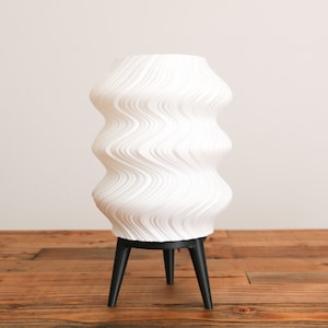 JEAN Squiggle Table Lamp | Made by Morii - Carbon Black