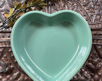 Nantucket Pie Plate Baking Casserole Dish Soft Green Heart Shape