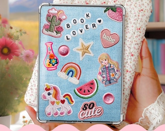 Co Cute Patch Denim Printable Kindle Insert PNG、クリアケースインサート、電子書籍リーダー用印刷可能インサート、デジタルKindleインサート