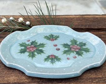 Ceramic tray with holly leaves trinket dish