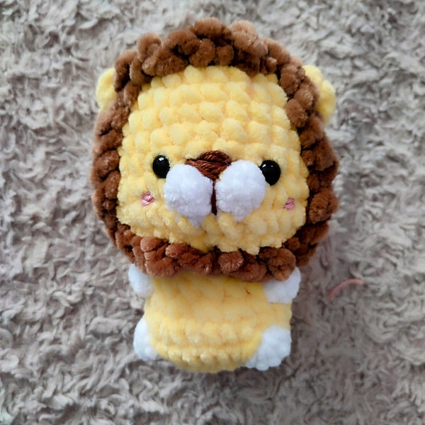 Mini peluche kawaii lion au crochet