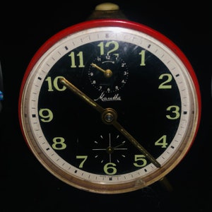 1960s Mauthe mech. Alarm Clock Alarm Clock Stylish Table Clock Red Small Second Germany