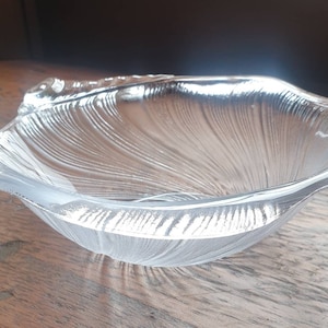 Vintage Studio Nova (Mikasa) SeaShell glass bowl