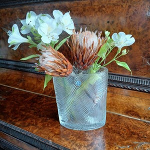 Hoya Crystal Vase - Etsy