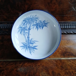 Pretty blue and white Japanese bowl with bamboo design | Made in Japan