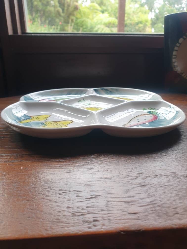 ヴィンテージの仕切り付きサービングプラッター | 手描きの野菜