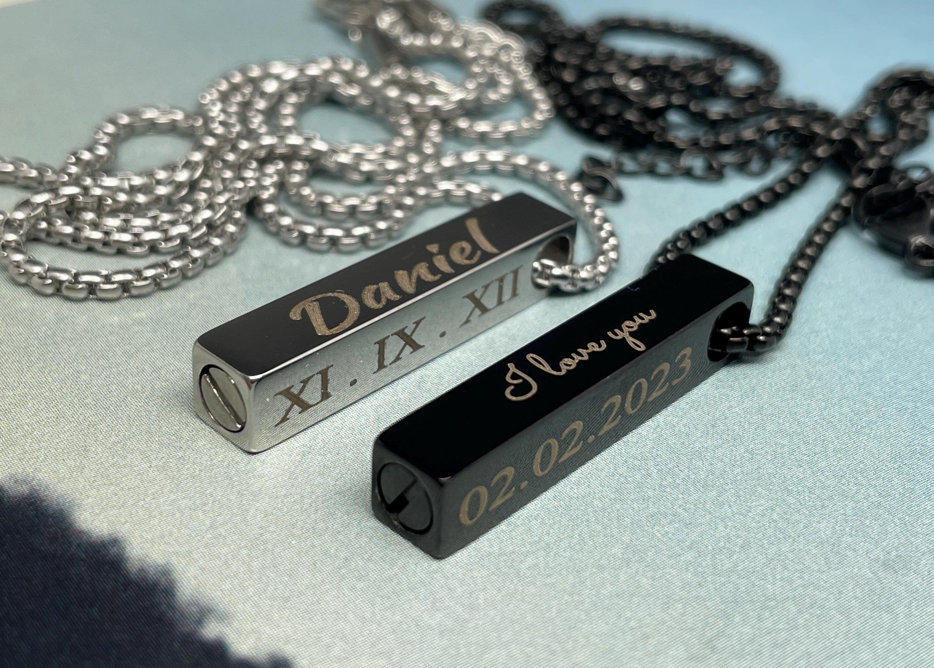 【ANOTHERYOUTH】関税/送料込み cube necklace Personalized Friendship Necklace - Engraved State Mini Cube