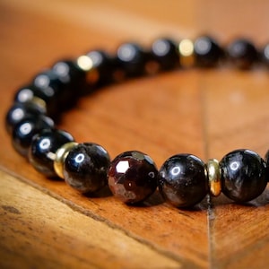 Pulsera Umbreon / Arfvedsonita, Granate, Tarjeta de Arte Personalizada