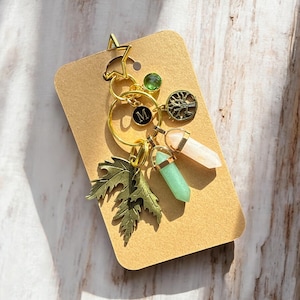 RUHE - ABUNDANZ - LIEBE - Personalisierter Taschenanhänger, Schlüsselanhänger, Natürliche Kristalle, Einzigartiges Muttertagsgeschenk, Positive Energie Geschenk, Baum des Lebens