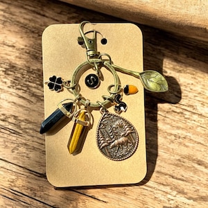 Cristales de fuerza de voluntad, dije para bolso "Oso en el bosque", llavero con letra, dije para bolso personalizado, regalo para mujer fuerte, regalos significativos para él