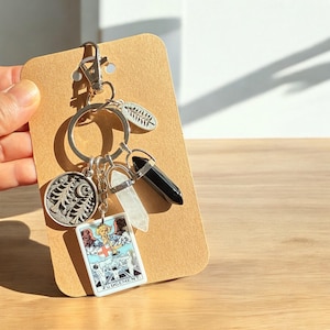 RENOVACIÓN - DESPERTAR ESPIRITUAL - Carta del Tarot del Juicio, Amuleto para Bolsa de Energía Positiva, Llavero Místico, Amuleto Colgante en Media Luna, Ideas de Regalos Únicas