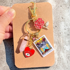 Llavero con forma de tarjeta THE LOVERS, amuleto para bolso o mochila, cuarzo rosa natural, protección contra el mal de ojo rojo, regalo de energía positiva, regalo de aniversario