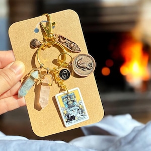 Regalo único del zodiaco Cáncer, dije para bolso con el signo de Cáncer, llavero con el signo de Cáncer, Arcanos de Cáncer EL CARRO, cristales de Cáncer, llavero con la noche del océano de Cáncer