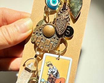 Courage - Inner Strength - Resilience, Wolf Moon, Natural Crystals Bag Charm, STRENGTH Tarot, Flash Labradorite, Clear Quartz