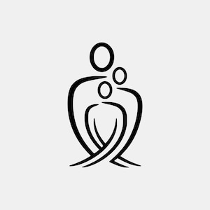 Puede incluir: Ilustración en blanco y negro de una familia de tres. El diseño presenta una figura grande que abraza a dos figuras más pequeñas, simbolizando la unidad y la protección. El estilo minimalista es adecuado para diversas aplicaciones.