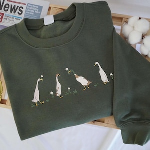 Embroidered Duck And Daisy Sweatshirt, Duck Crewneck T-Shirt, Silly Duck Shirt, Funny Duck Embroidered Sweatshirt, Cottagecore, Cute Duck.