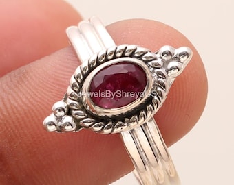 Natürlicher ovaler Rubinring, handgemachter Statement-Schmuck aus Sterlingsilber