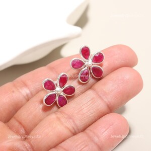Pendientes de botón de rubí rosa en plata de ley 925 – Piedra natal de julio, joyería en forma de pera