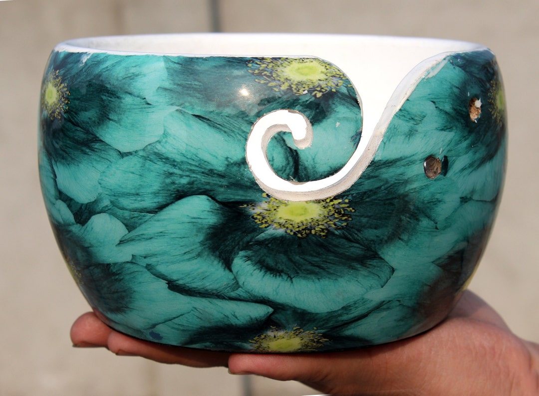 Yarn Bowl Wooden, Large Handmade Yarn Holder for Crocheting, Yarn Bowl