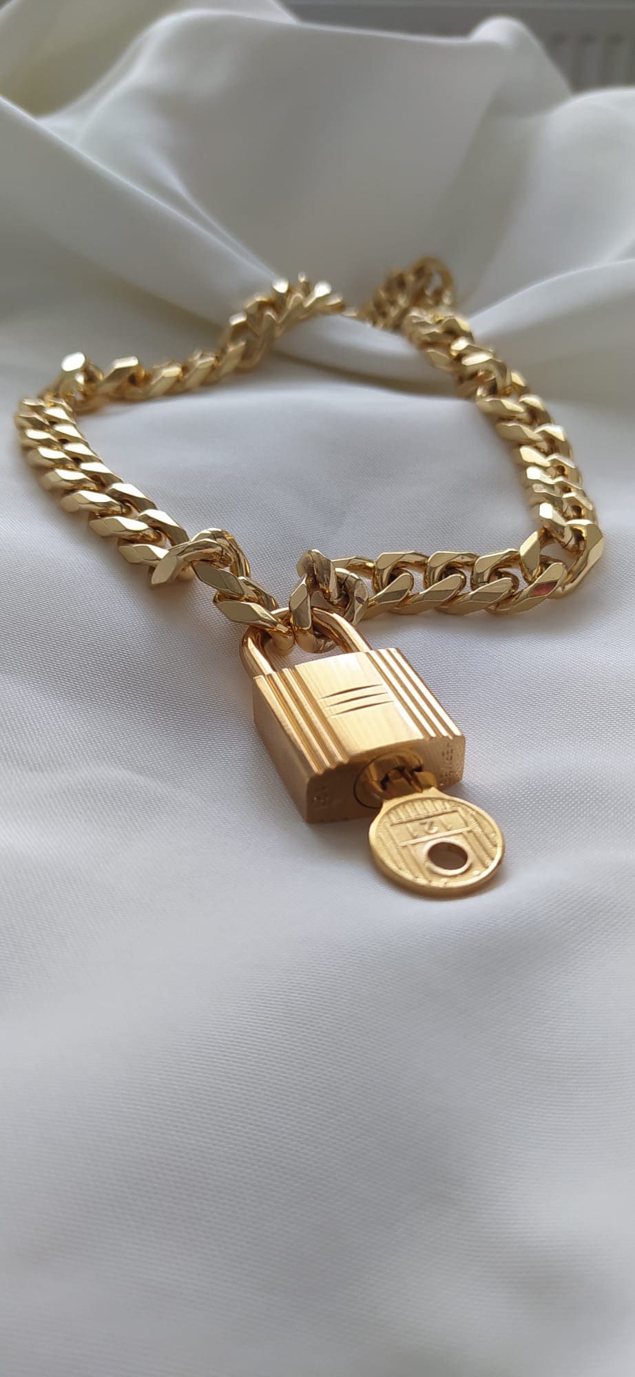 Louis Vuitton Crazy in Lock Necklace 2021 Ss, Gold