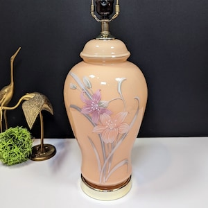 Vintage ART DECO REVIVAL Cute 1980&#39;s Calla Lily Floral Peach Pink Glass Lamp 80s