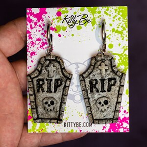 Skull Tongue Halloween Earrings SVG · Creative Fabrica