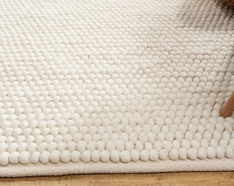 Filzkugelteppich Handgewebte Wolle: Skandinavischer Teppich mit Textur