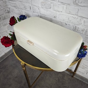 Bread bin enamel white vintage country house farmhouse shabby chic metal bread box cottagecore grannycore storage container midcentury kitchen chest