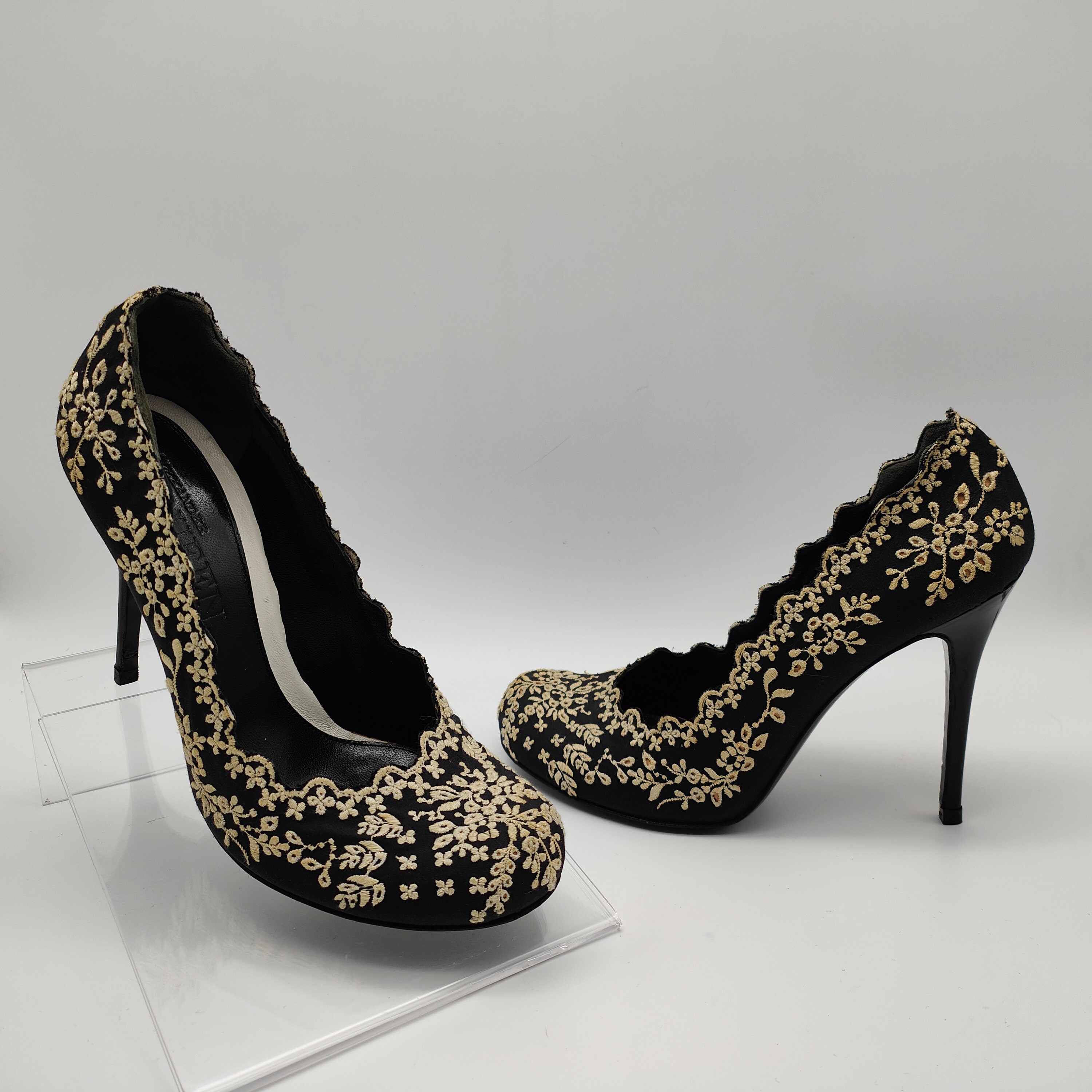 Alexander Mcqueen High Heels Lace Size 39 Black Ivory