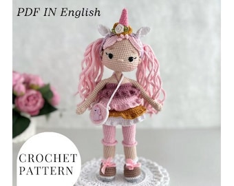 Сrochet modèle poupée amigurumi jouet modèle PDF en anglais poupée en robe poupée avec bandeau