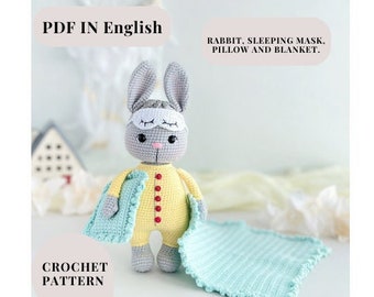 Modèle au crochet lapin PDF en anglais amigurumi motif animal Téléchargement instantané d'un modèle au crochet lapin en pyjama lapin avec un oreiller