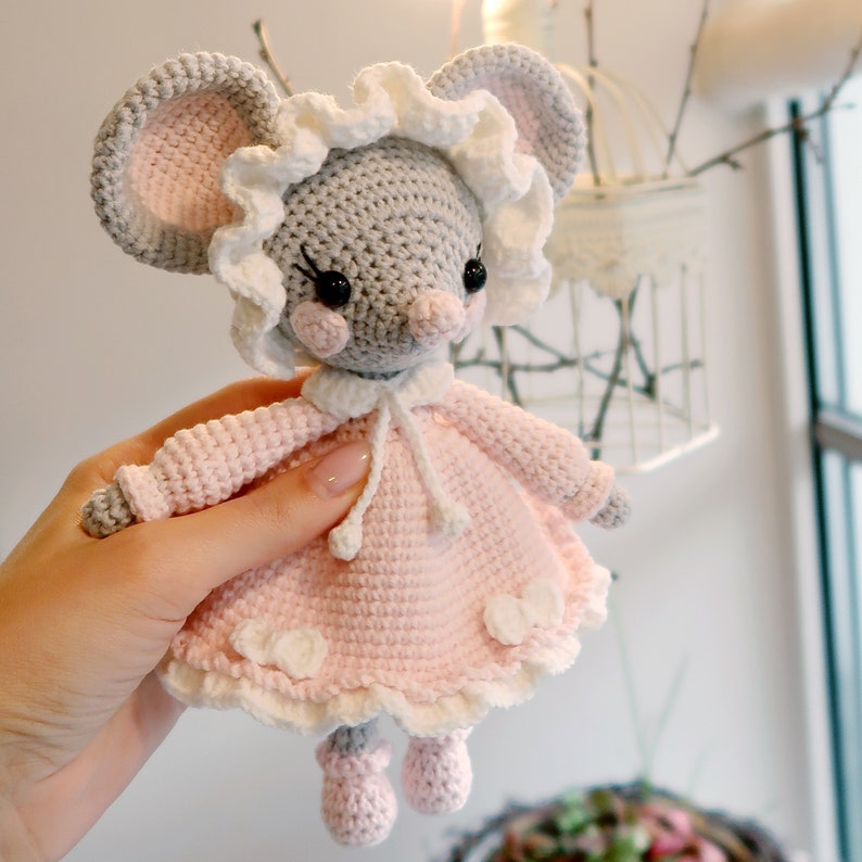 Wzór szydełkowy amigurumi Urocza mała MYSZ z czapeczką sukni Poradnik PDF Wzór szczura w kształcie zwierzątka Kawaii zdjęcie 3