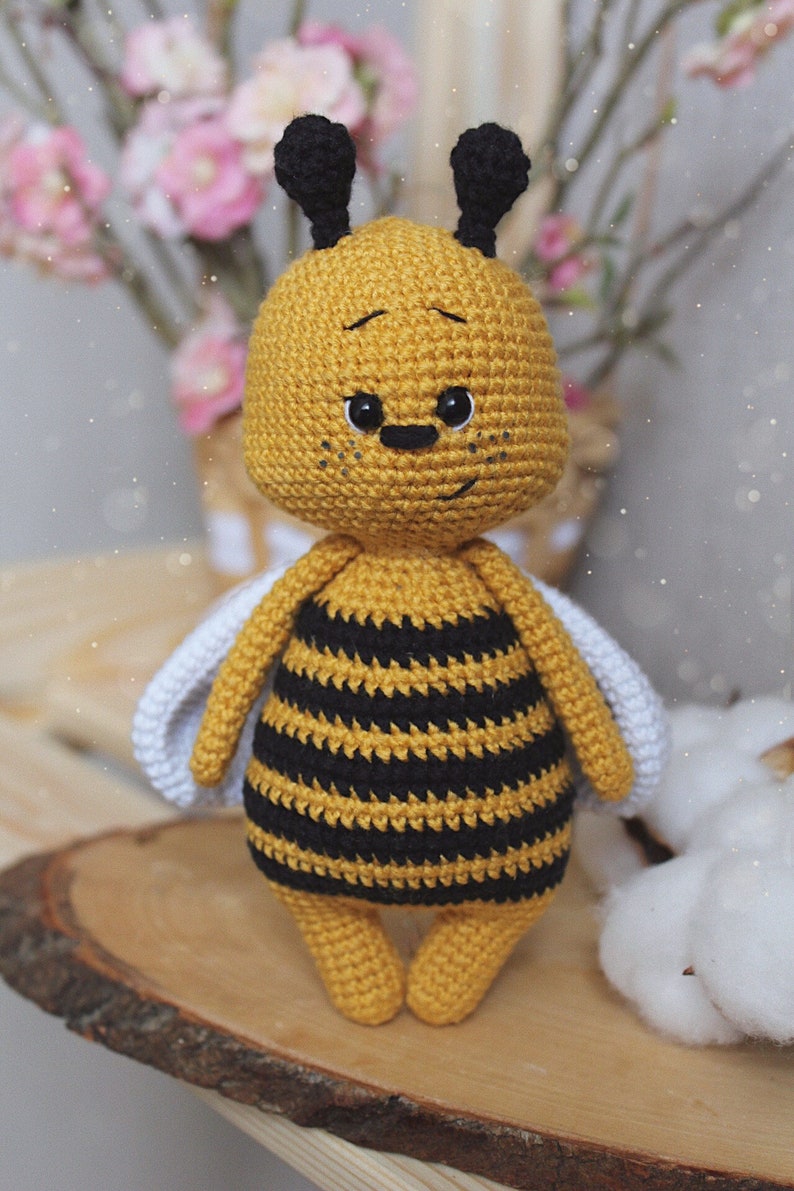 Crochet amigurumi pattern bee PDF ENGLISH pattern Crochet bee crochet animal crochet bee pattern amigurumi bee cute bee image 2