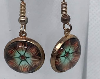 Pendientes de flores marrones