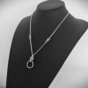 Stainless Steel Small O-Ring Pendant Necklace | Minimalist Discrete Day Necklace