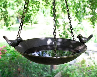 Vogeltränke zum aufhängen mit 2 Vögeln Metall Wasserstelle Trinkstelle Futterschale