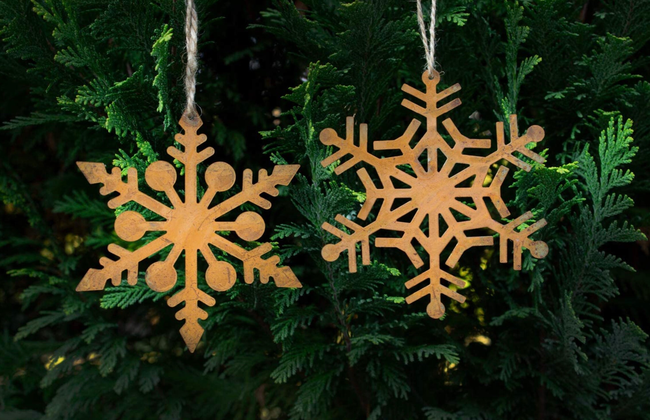 2er Set Metall-Schneeflocken Deko Mit Rost-Optik, Ø 20 Cm - Weihnachts- & Winterdeko Für Garten & Wohnung