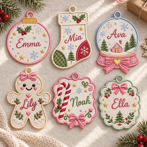 Puede incluir: Seis adornos navideños bordados con diseños festivos que incluyen una bola con Emma, un calcetín con Mia, una bola de nieve con Ava, un hombre de jengibre con Lily, un bastón de caramelo con Noah y una etiqueta con Ella.