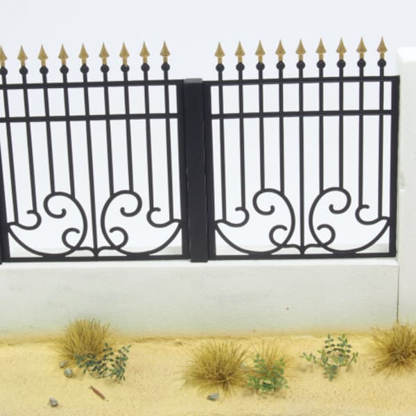 Metal Fence A - 1:35 scale - photo-etch sheets - unpainted and unassembled (Matho Models 35015)